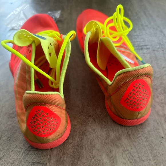New Balance Women’s Middle Distance Track Spikes MD800 - Picture 4 of 10